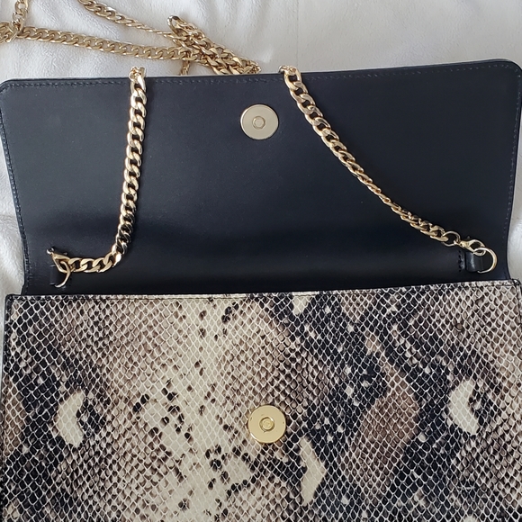 FAUX Python Chain Strap Clutch - Picture 6 of 10